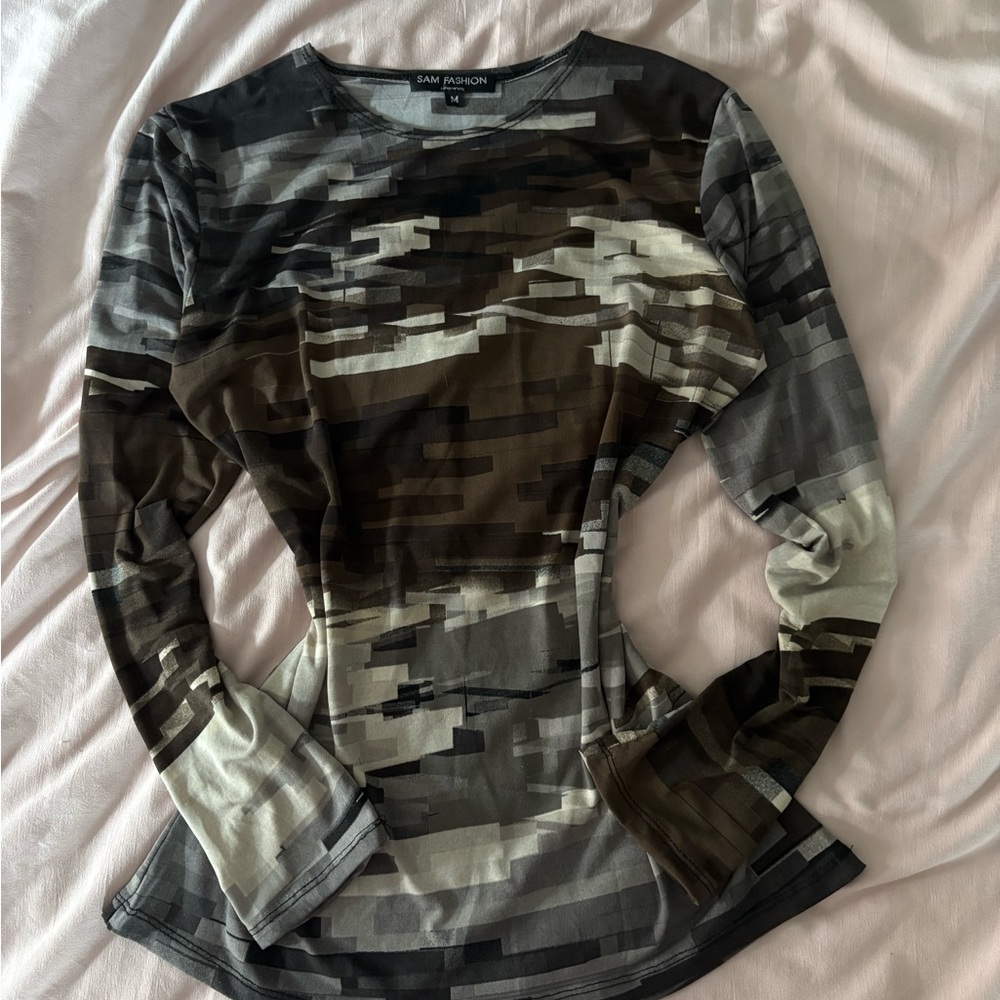 Gray and Black Long Sleeve Fitted Performance Top
